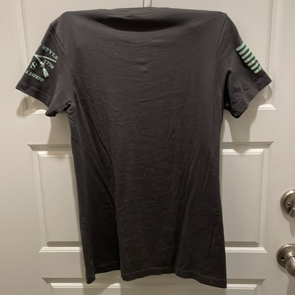 Grunt Style Fight Hard Cry Ugly Gray T-Shirt Women’s Size Medium - Picture 5 of 5